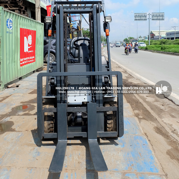 xe-nang-nissan-2.5-tan-P1B2L25-178-b3